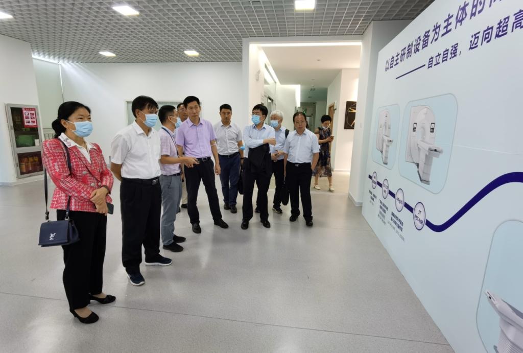 王伟校长一行赴中国科学院先进技术研究院和深圳清华大学研究院等单位调研